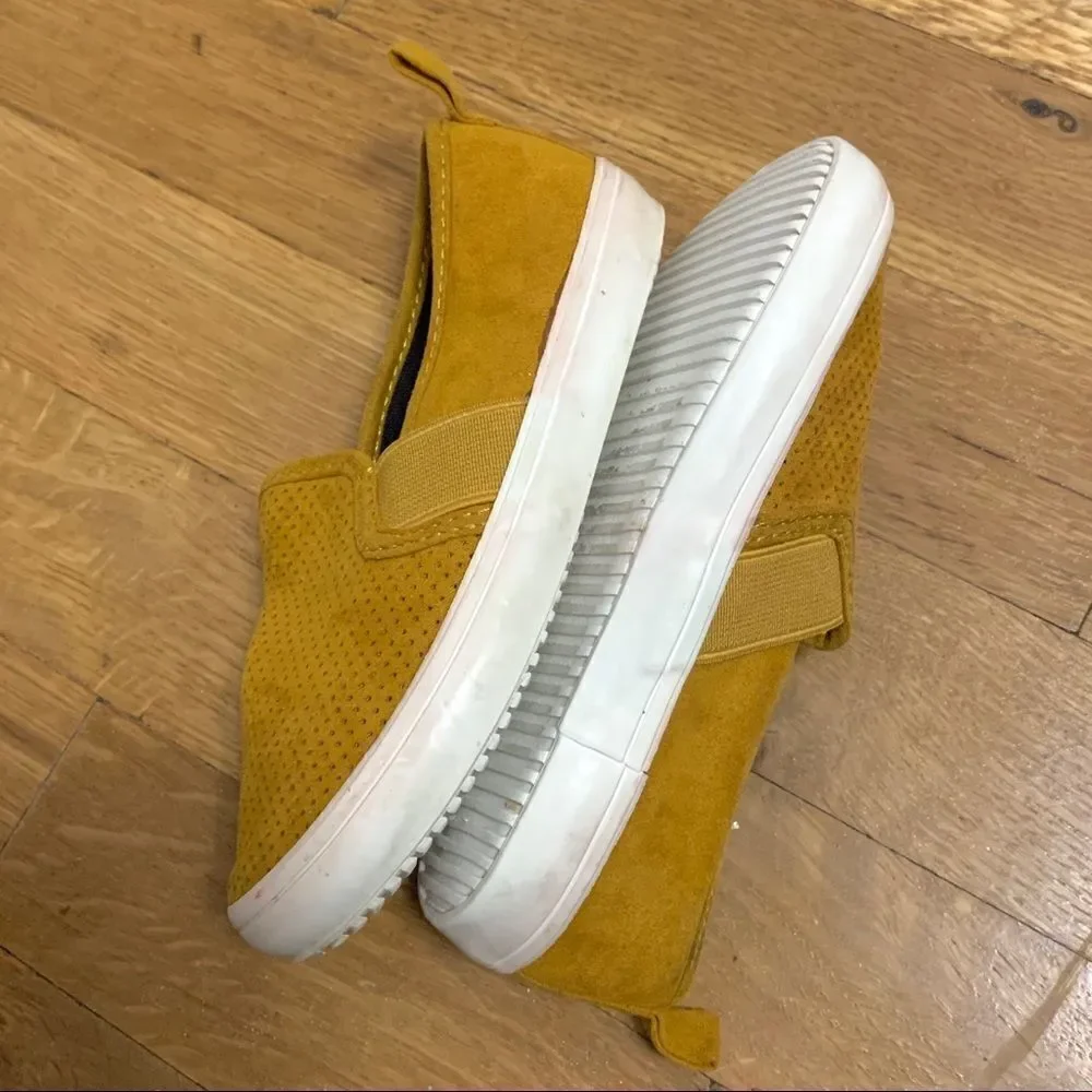 Old Navy‎ Toddler Mustard Slip on Shoes Size 8